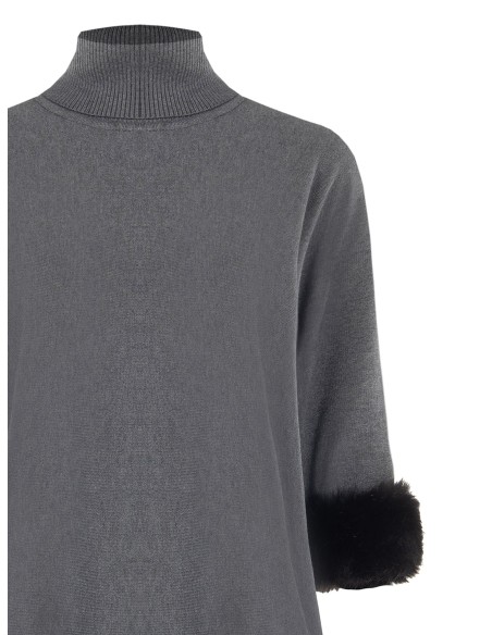 Camisola de gola alta ampla com aplicações de pelo sintético Rinascimento