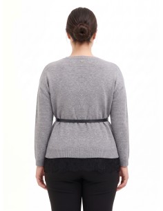 Camisola Curvy larga com parte inferior em renda e cinto comprido fino em imitação de pele Rinascimento Curvy 2