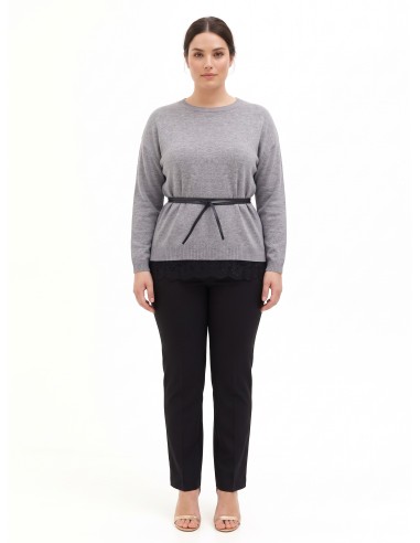Camisola Curvy Ampla com Barra em Renda e Cinto Comprido e Fino em Imitação de Pele Rinascimento Curvy