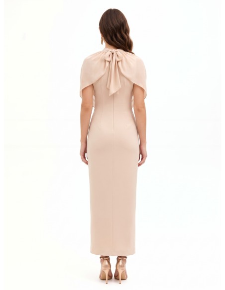 Vestido comprido de corte justo em crepe scuba com drapeado em georgette Rinascimento