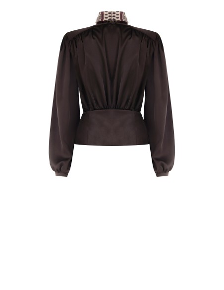 Blusa envelope em cetim com decote em V e lenço com logótipo removível Rinascimento