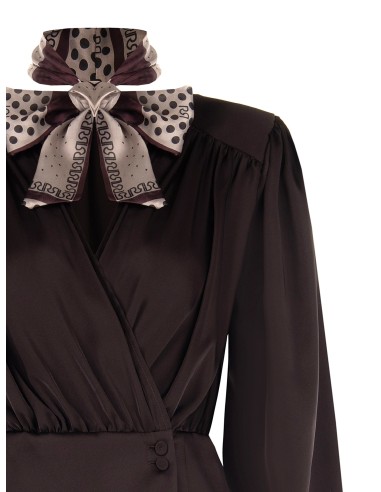 Blusa envelope em cetim com decote em V e lenço com logótipo removível Rinascimento