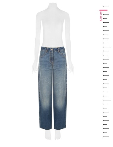 Jeans wide leg com tachas e cristais nas laterais Rinascimento