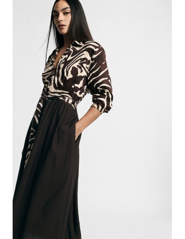 Vestido midi com estampado de zebra, cinto e gola clássica Please