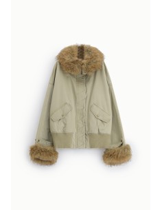 Parka curta com capuz e detalhes em pelo Please 2