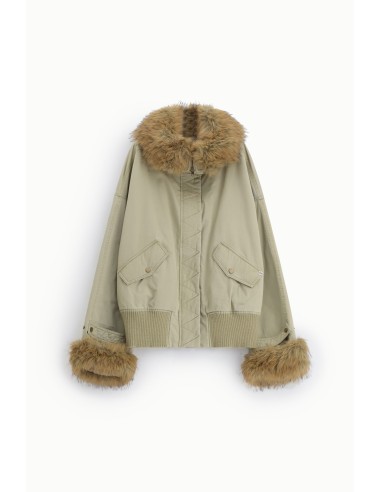 Parka curta com capuz e detalhes em pelo Please