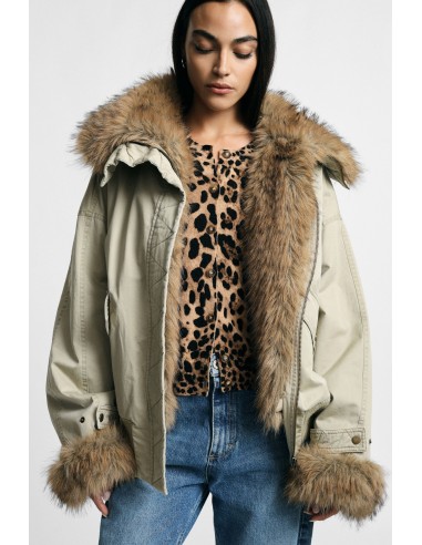 Parka curta com capuz e detalhes em pelo Please