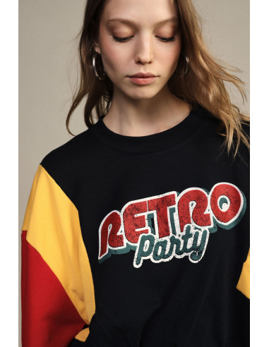 Sweatshirt curta de gola redonda com mangas em blocos de cor Dixie