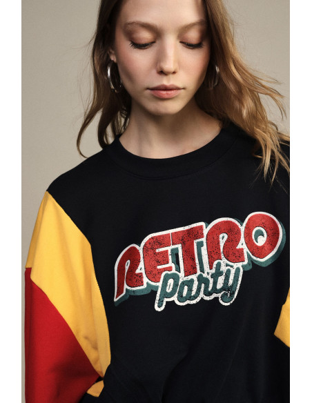 Sweatshirt curta de gola redonda com mangas em blocos de cor Dixie