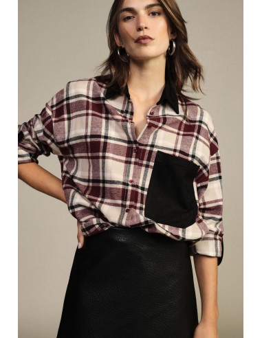 Camisa aos quadrados com bolso e gola em contraste Dixie
