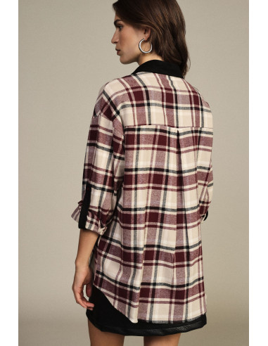Camisa aos quadrados com bolso e gola em contraste Dixie