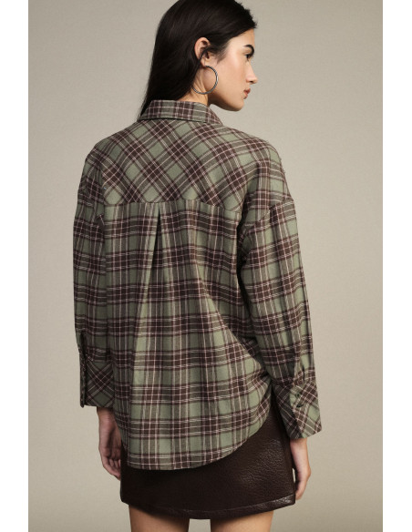 Camisa aos quadrados com tachas e bolso frontal Dixie