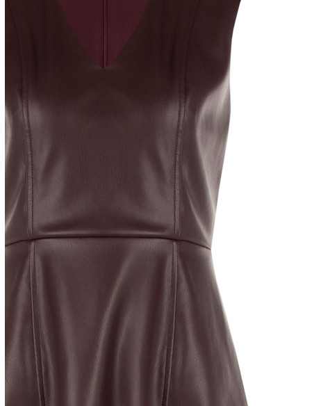 Vestido curto rodado em imitação de pele com decote em V Rinascimento
