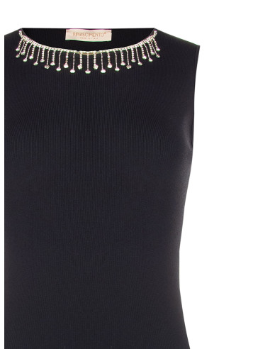 Vestido tubinho em malha estruturada com colar de strass amovível Rinascimento