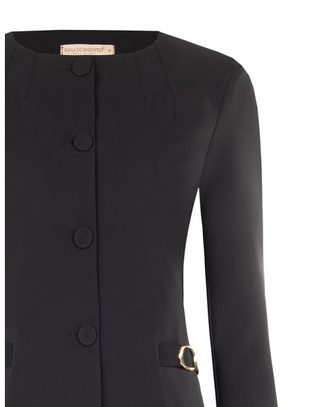 Blazer curto em tecido técnico, sem lapela, com fivelas decorativas Rinascimento