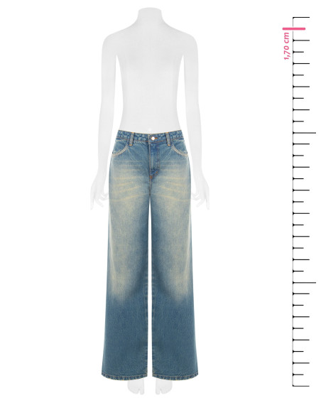 Jeans Wide Leg com Efeito Desgastado e Lavagem Clara Rinascimento
