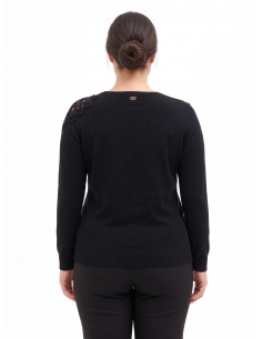 Camisola Curvy cintada com detalhe de croché no ombro Rinascimento Curvy 2