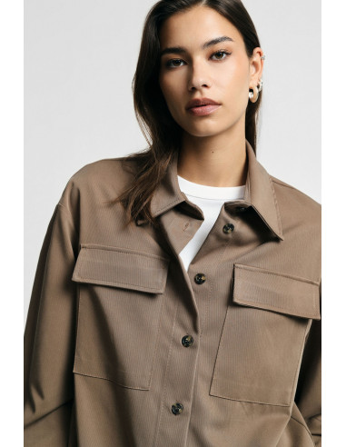 Camisa de corte regular com bolsos frontais aplicados Please