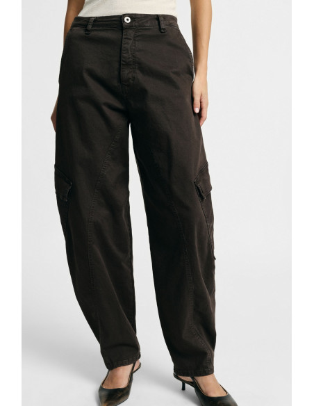 Calças tapered com bolsos cargo Please