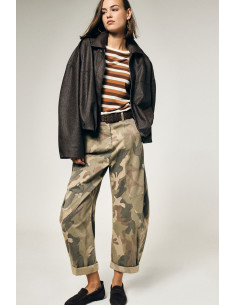 Calças Palazzo com Estampado Camuflado e Cinto Please