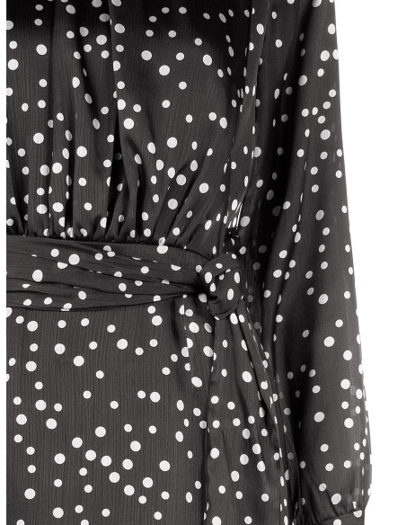Vestido curto de cetim ligeiramente enrugado com mangas a 3/4 Rinascimento