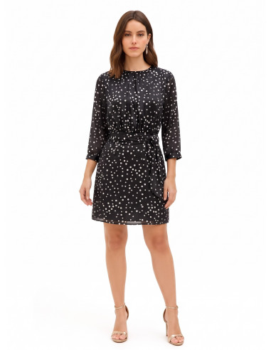 Vestido curto de cetim ligeiramente enrugado com mangas a 3/4 Rinascimento