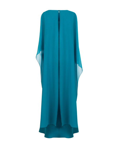 Vestido comprido fluido em cetim estruturado com capa em georgette Rinascimento