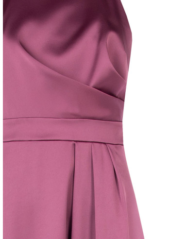 Vestido comprido em cetim estruturado, de gola alta, franzido de um lado Rinascimento