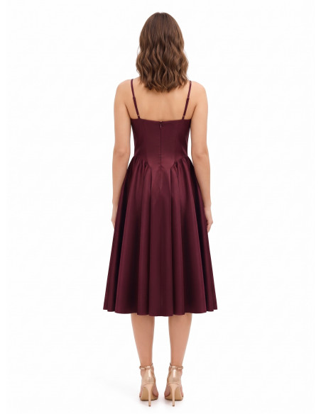 Vestido midi cai-cai em cetim com saia em corola Rinascimento