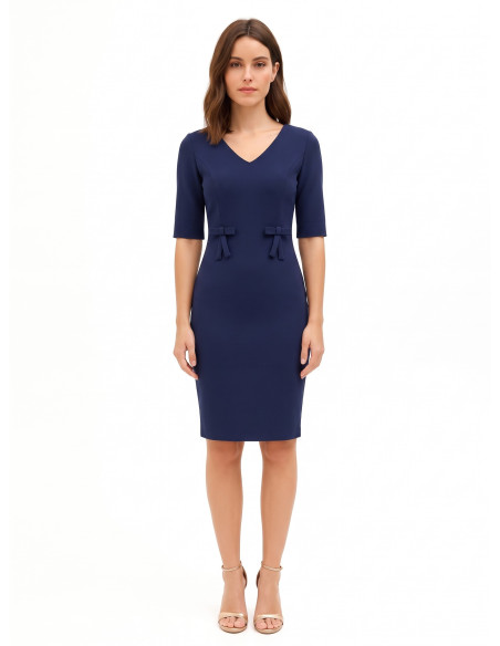 Vestido tubinho em crepe scuba com decote em V e laços Rinascimento