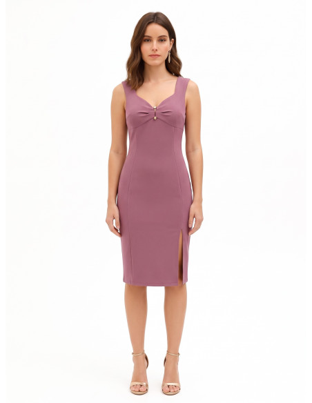 Vestido justo em crepe scuba com decote em coração e detalhe metálico Rinascimento