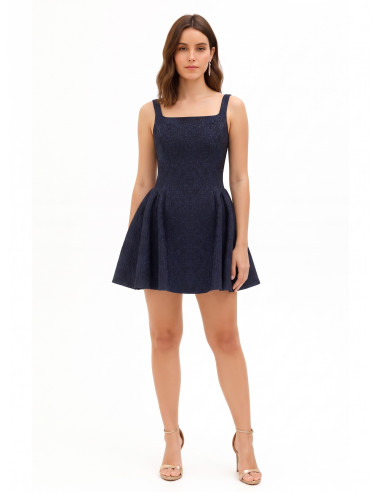 Vestido curto balão em jacquard com relevo, lurex e decote quadrado Rinascimento