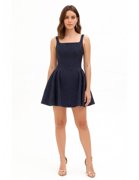 Vestido curto balão em jacquard com relevo, lurex e decote quadrado Rinascimento