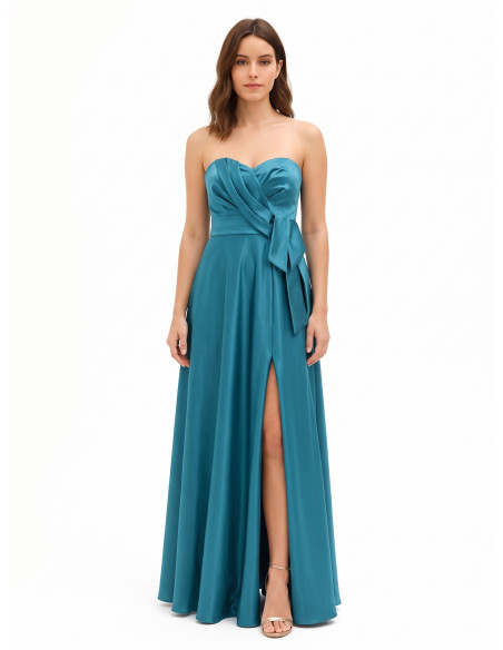 Vestido comprido em cetim com racha à frente Rinascimento