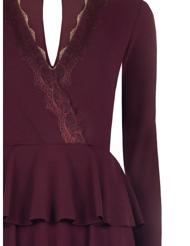 Vestido curto de crepe com folhos e aplicações de renda Rinascimento