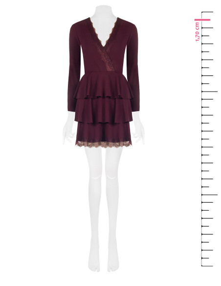 Vestido curto de crepe com folhos e aplicações de renda Rinascimento