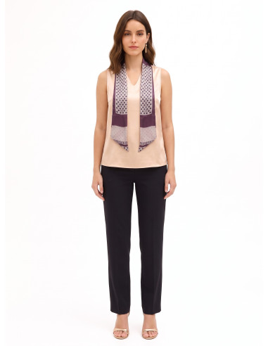 Blusa fluida em cetim com decote em V e lenço com logótipo amovível Rinascimento