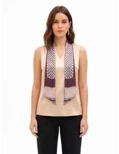 Blusa fluida em cetim com decote em V e lenço com logótipo amovível Rinascimento