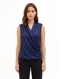 Blusa de cetim com decote em V cruzado e drapeado Rinascimento