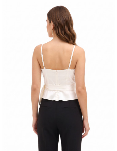 Crop top em cetim com decote em V cruzado e atado de um lado Rinascimento