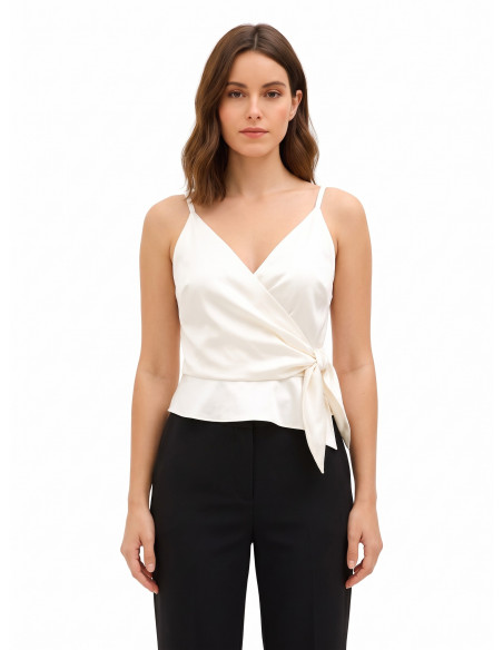 Crop top em cetim com decote em V cruzado e atado de um lado Rinascimento