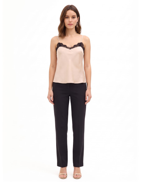 Top fluido em cetim com detalhes em renda Rinascimento