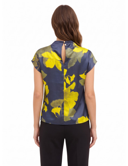 Blusa fluida de cetim com flores e decote drapeado Rinascimento
