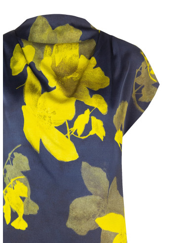 Blusa fluida de cetim com flores e decote drapeado Rinascimento