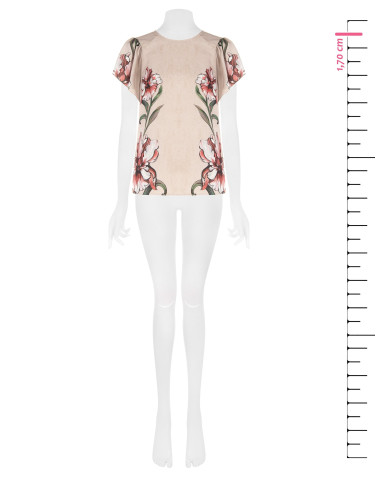 Blusa com maxiflores e mangas com folhos Rinascimento