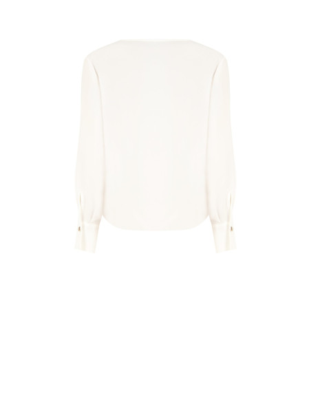 Blusa Ampla em Cetim Mate com Decote em V Cruzado e Colar de Lenço e Corrente Rinascimento