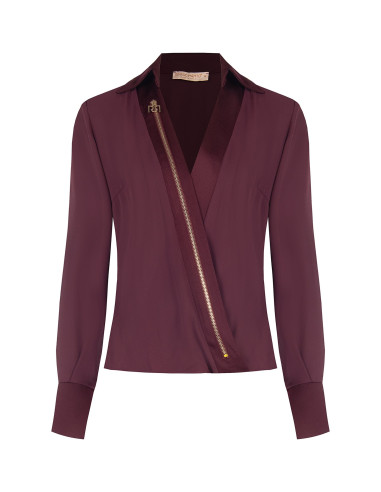 Camisa cintada em georgette com decote em V, gola em cetim e alças Rinascimento