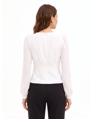 Blusa cintada em crepe scuba com decote em V transpassado e botões a condizer Rinascimento