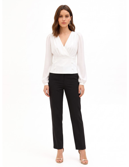 Blusa cintada em crepe scuba com decote em V transpassado e botões a condizer Rinascimento