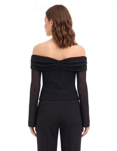 Camisola de croché perfurada com decote em coração e detalhe dourado Rinascimento